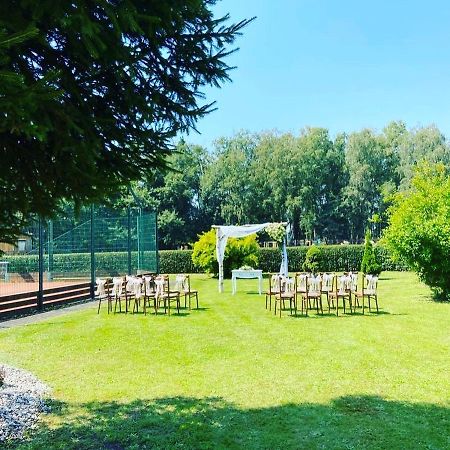 Penzion Parkur Hrobice Bagian luar foto