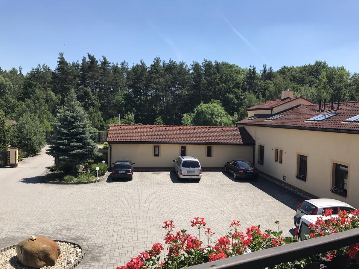 Penzion Parkur Hrobice Bagian luar foto
